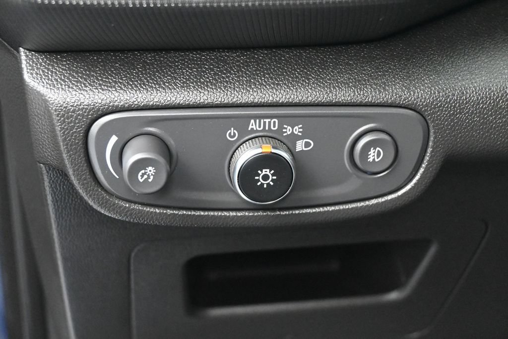 Used 2023 Chevrolet TrailBlazer LT FWD image 17