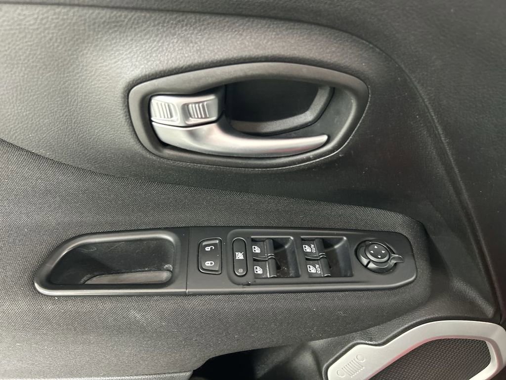 Used 2018 Jeep Renegade Sport w/ Power & Air Group image 11