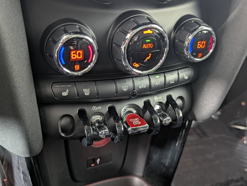 Used 2019 MINI Cooper 4-Door Hardtop FWD image 17