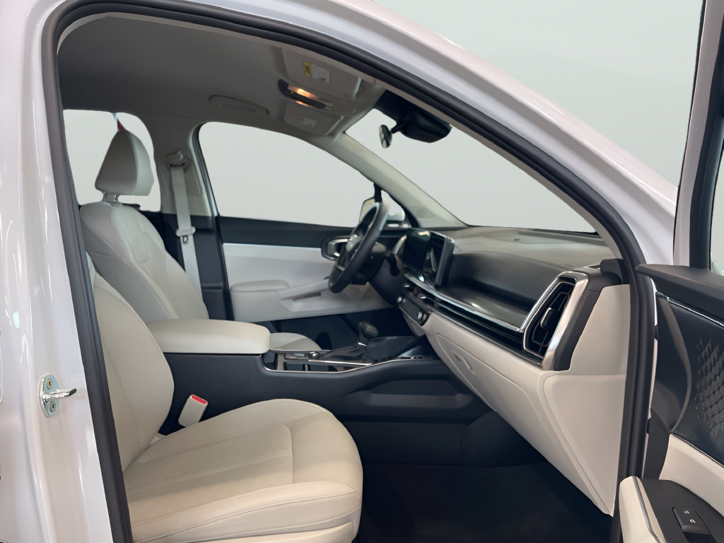 Certified 2026 Kia Sorento S AWD/4WD image 17