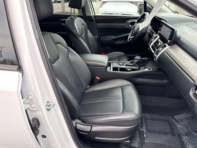 Used 2023 Kia Sorento S w/ Panoramic Sunroof Package image 9