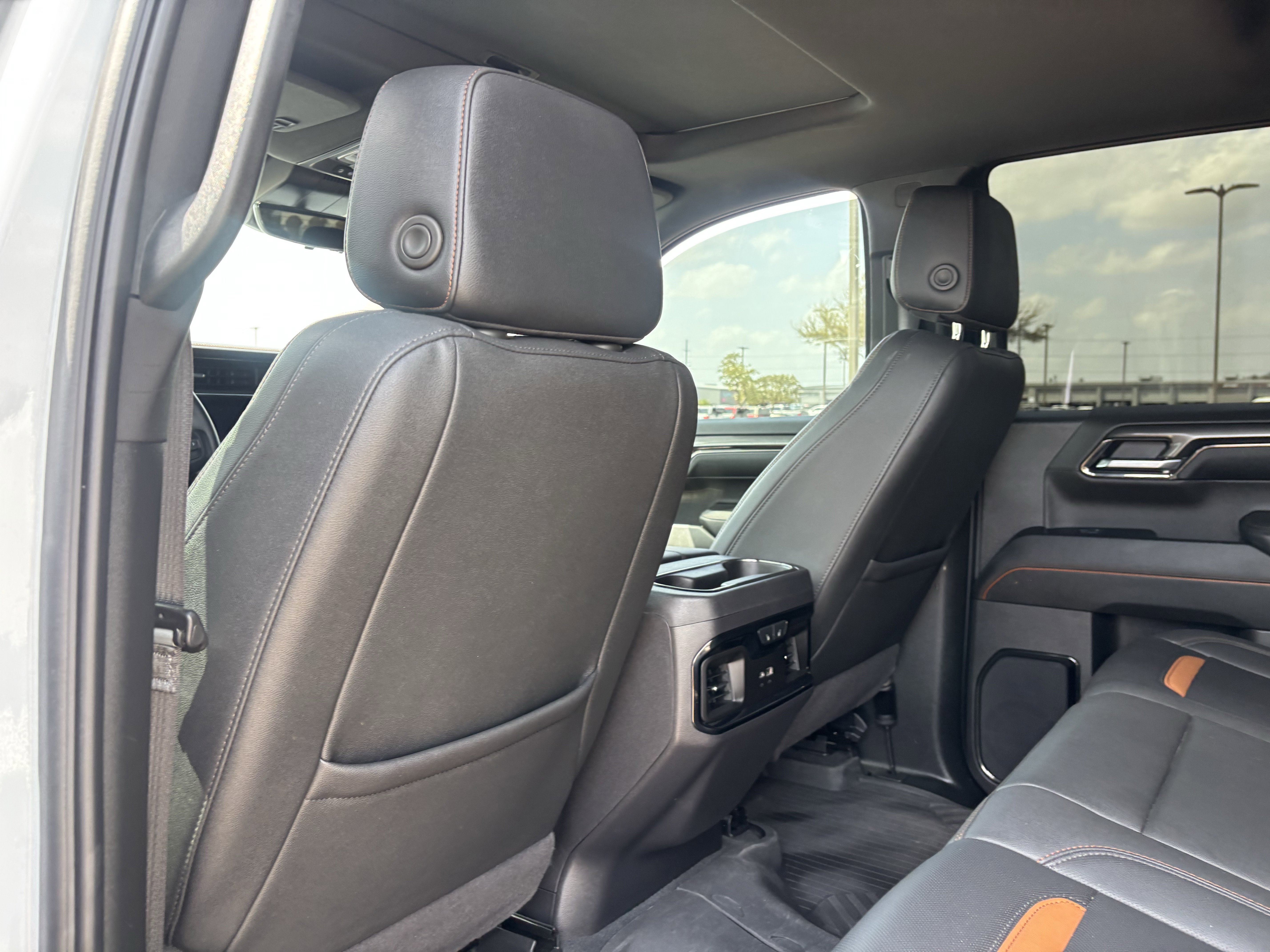 Used 2024 GMC Sierra 1500 AT4 w/ Technology Package image 17