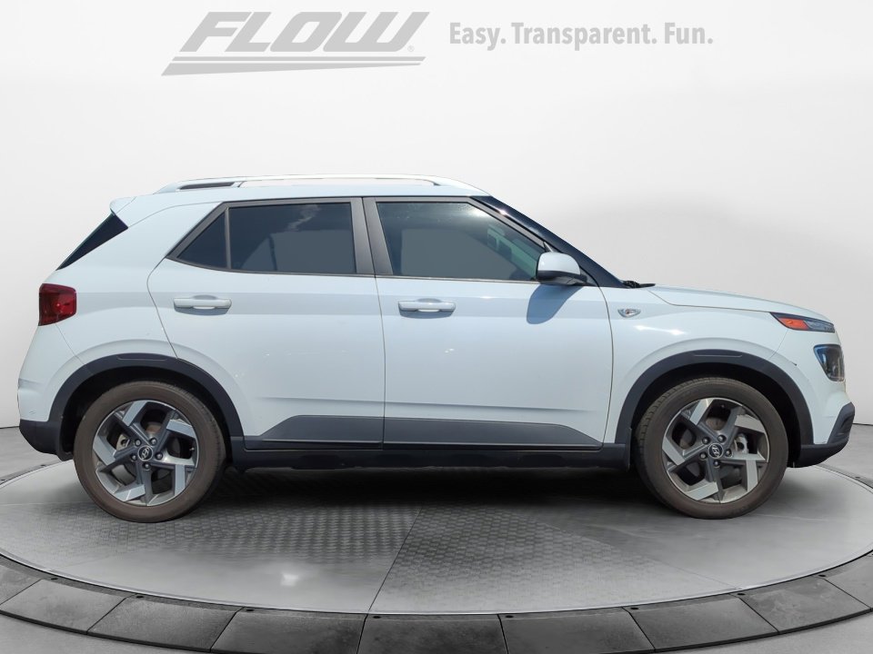 Used 2023 Hyundai Venue SEL image 10