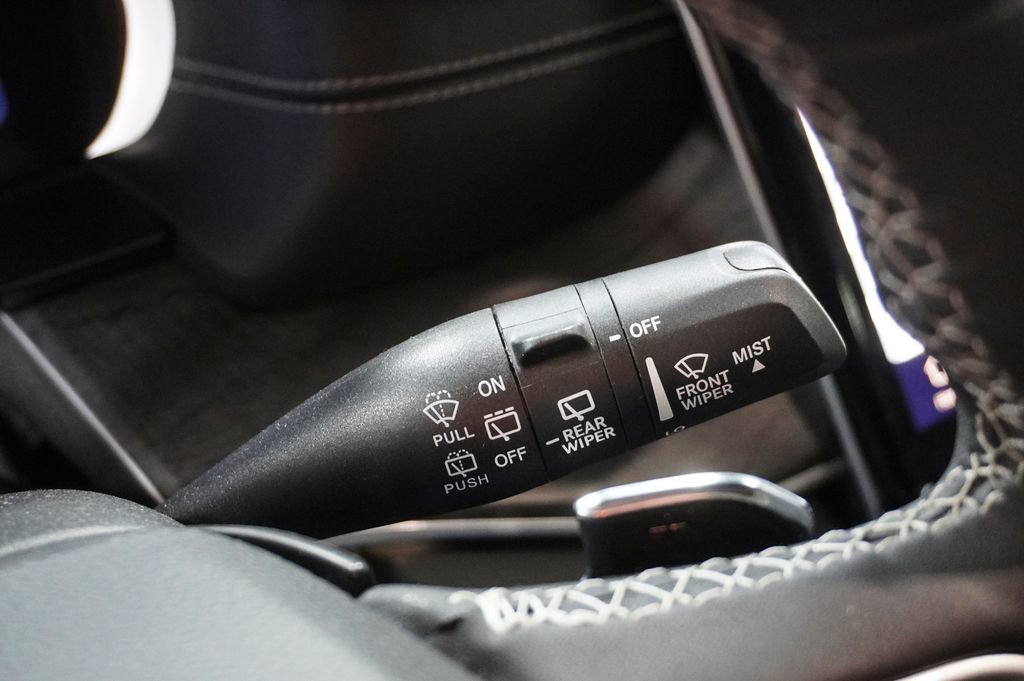 Used 2023 Jeep Grand Cherokee Limited w/ Luxury Tech Group II image 26