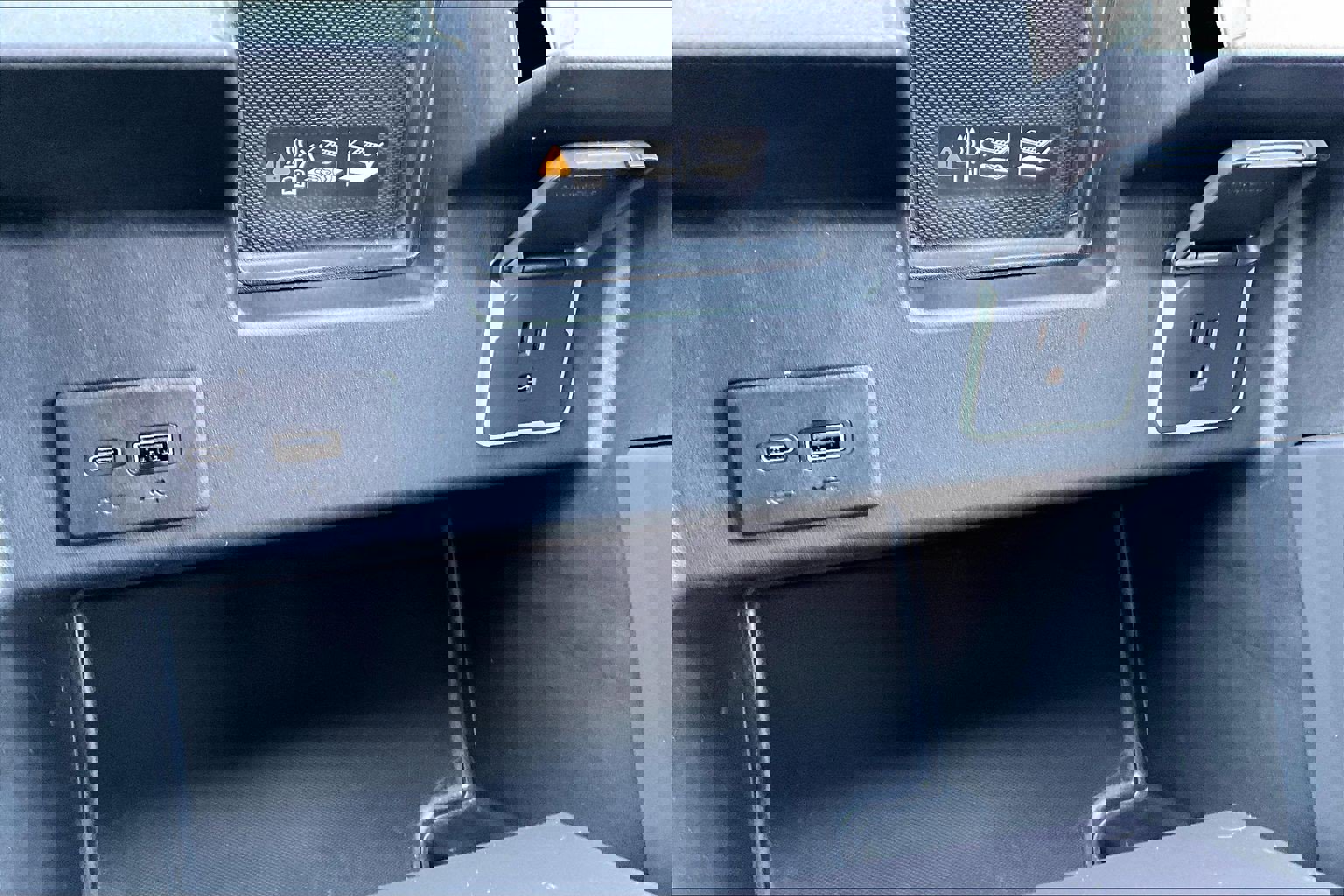 Used 2024 GMC Sierra 2500 Denali Ultimate image 33