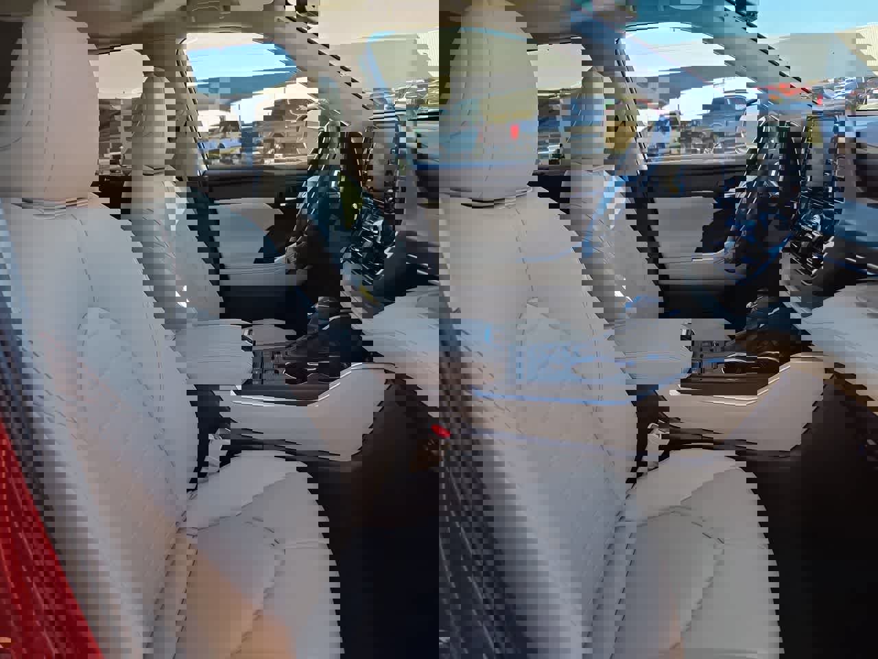 Used 2022 Toyota Highlander XLE image 18