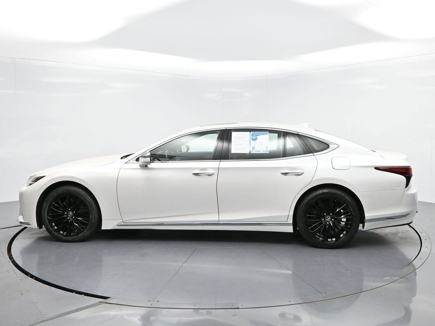 Used 2022 Lexus LS 500 w/ Accessory Package (Z1) image 4
