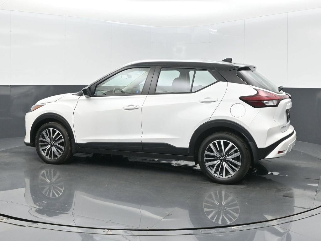 Used 2024 Nissan Kicks SV FWD image 13