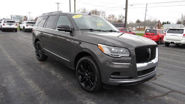 Used 2023 Lincoln Navigator Black Label image 1