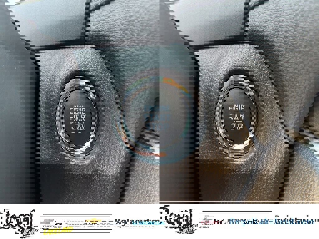 Used 2025 Toyota RAV4 Limited image 27