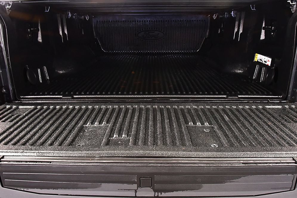 Used 2020 Ford F350 XLT w/ XLT Premium Package AWD/4WD image 13