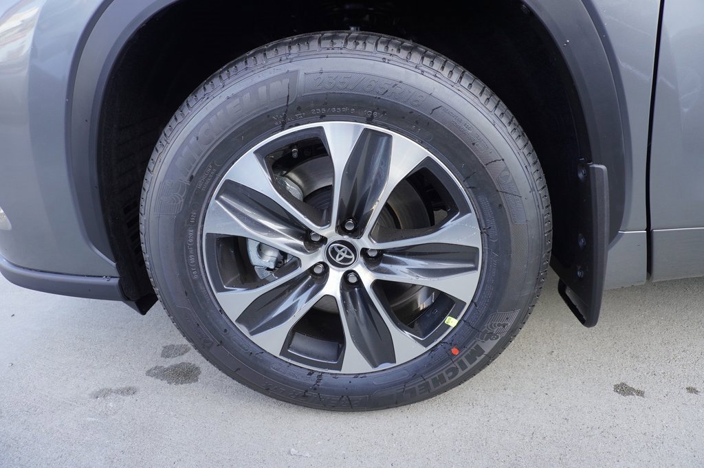 New 2026 Toyota Highlander XLE image 21