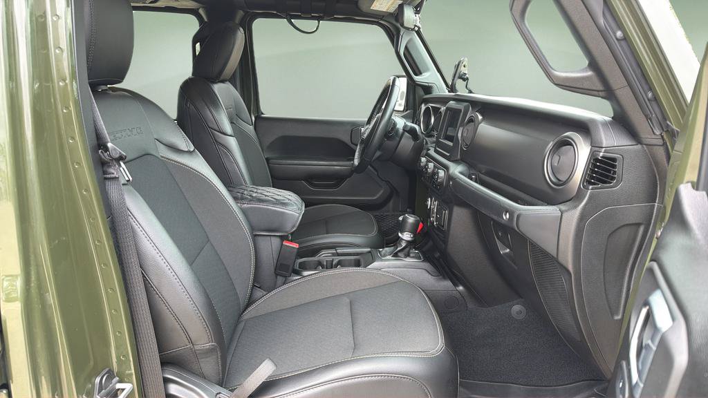 Used 2023 Jeep Gladiator Sport AWD/4WD image 12