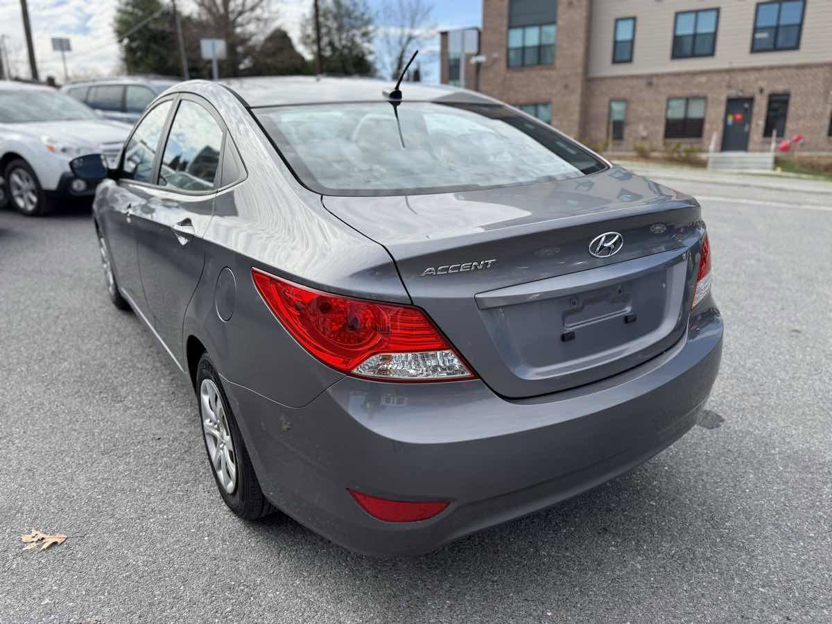 Used 2014 Hyundai Accent GLS image 5