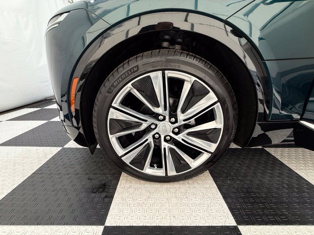 Used 2025 Cadillac Lyriq Luxury w/ LPO, Floor Liner Package AWD/4WD image 11