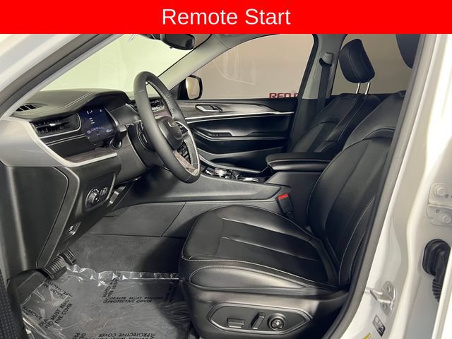 Used 2023 Jeep Grand Cherokee Limited w/ Black Appearance Package RWD image 11