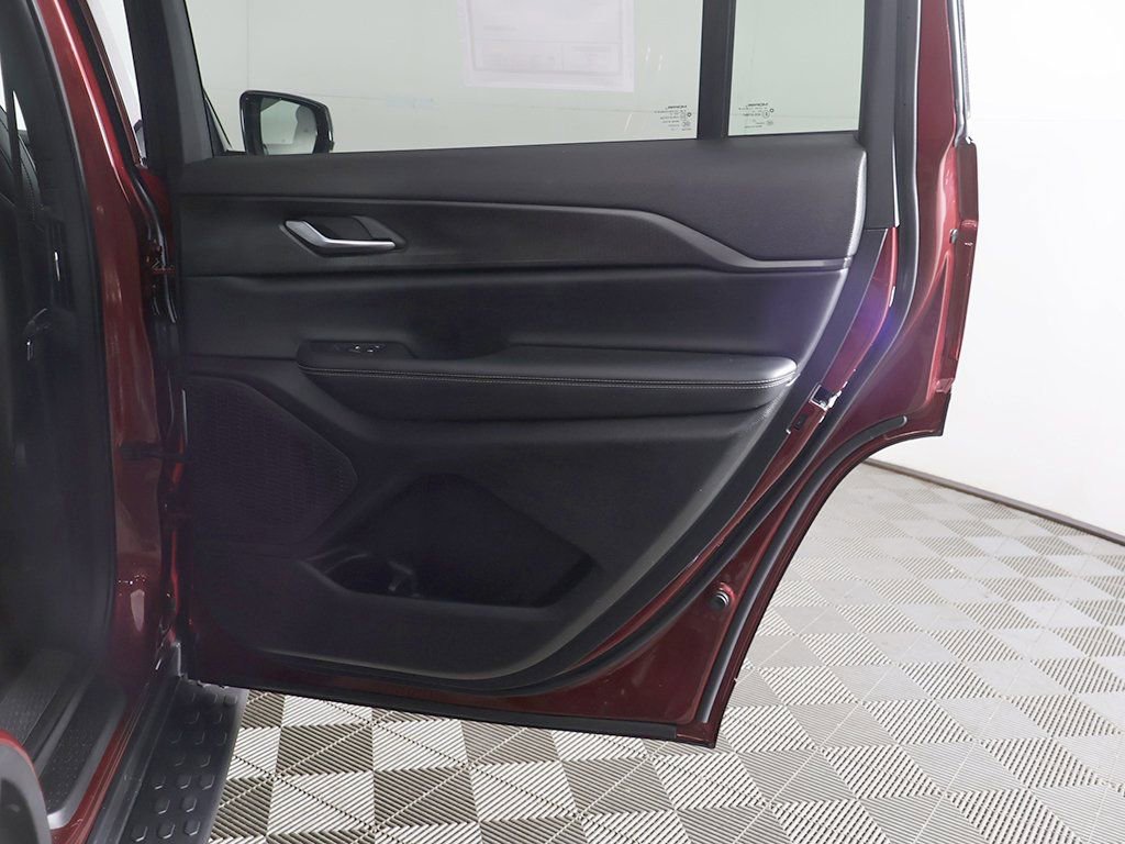 Used 2023 Jeep Grand Cherokee L Laredo image 25