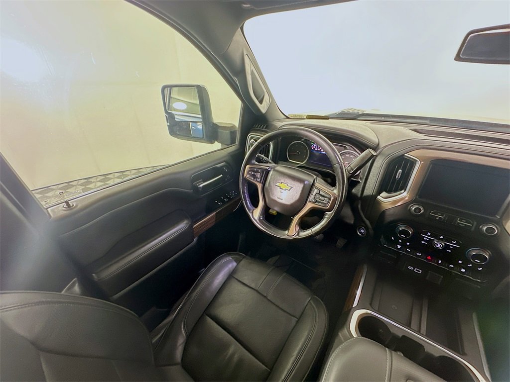 Used 2022 Chevrolet Silverado 2500 High Country image 9