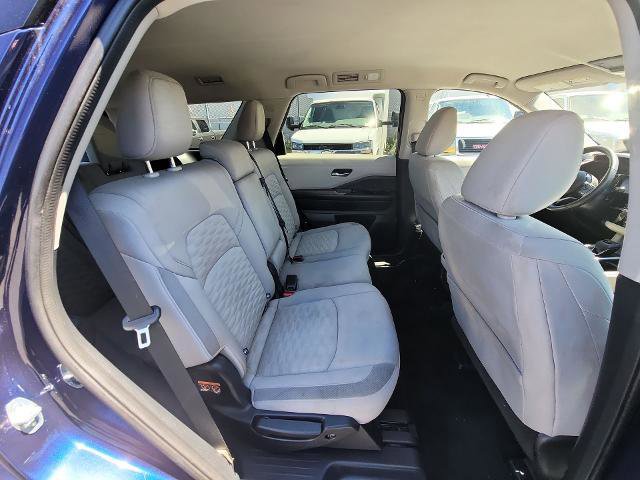Used 2022 Nissan Pathfinder SV image 25