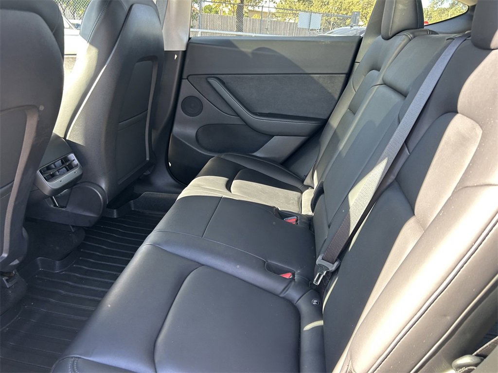 Used 2020 Tesla Model Y Long Range image 16