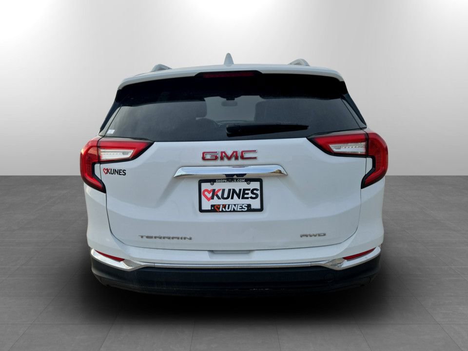 Used 2024 GMC Terrain SLT image 8