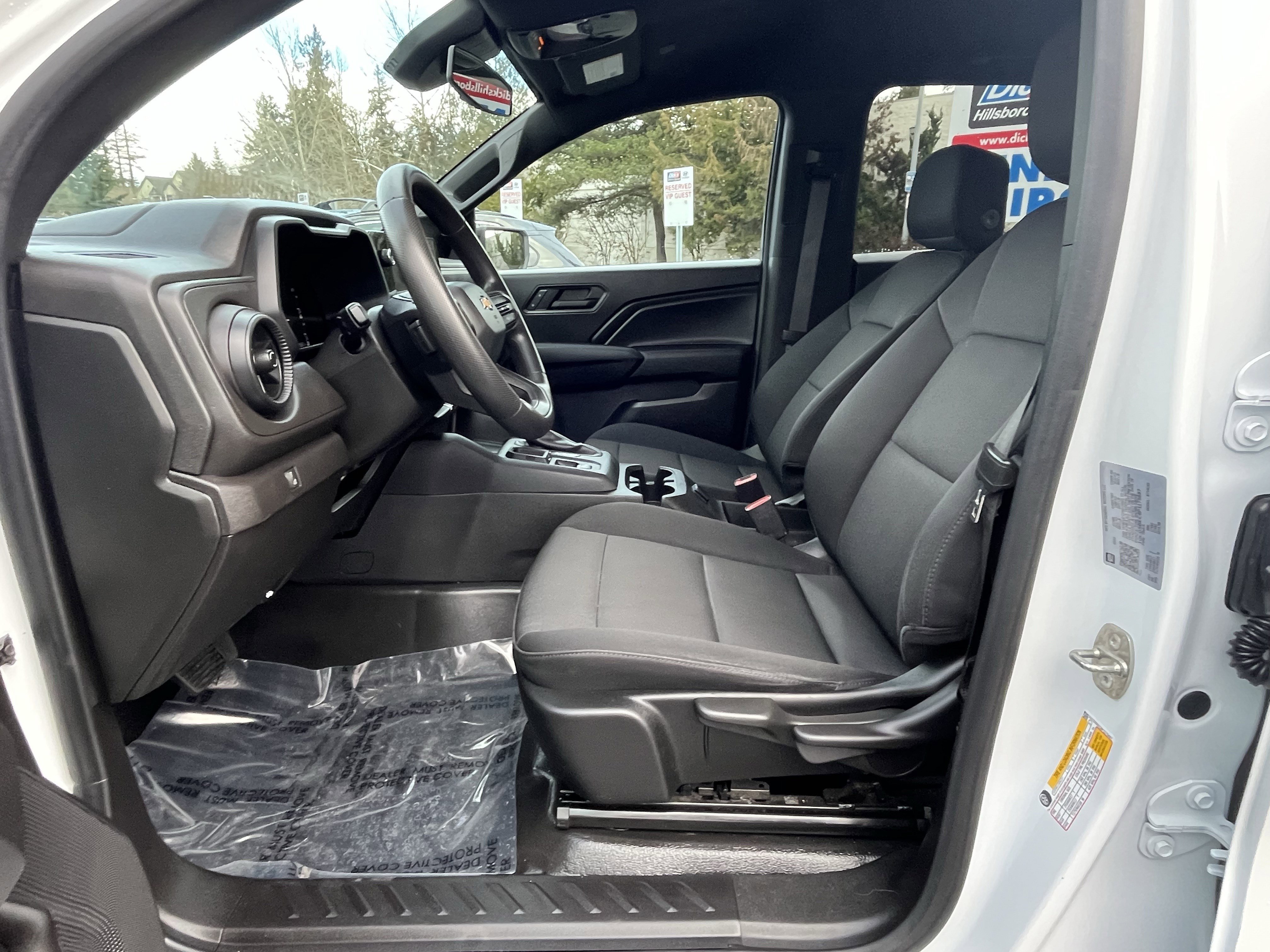 Used 2023 Chevrolet Colorado W/T image 17