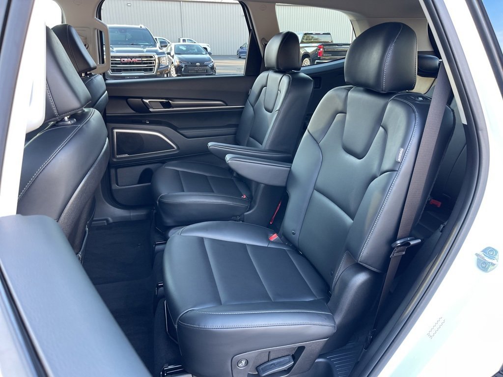 Used 2025 Kia Telluride S image 21