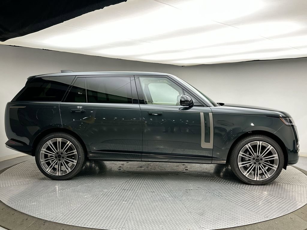 New 2026 Land Rover Range Rover Long Wheelbase SE AWD/4WD image 12