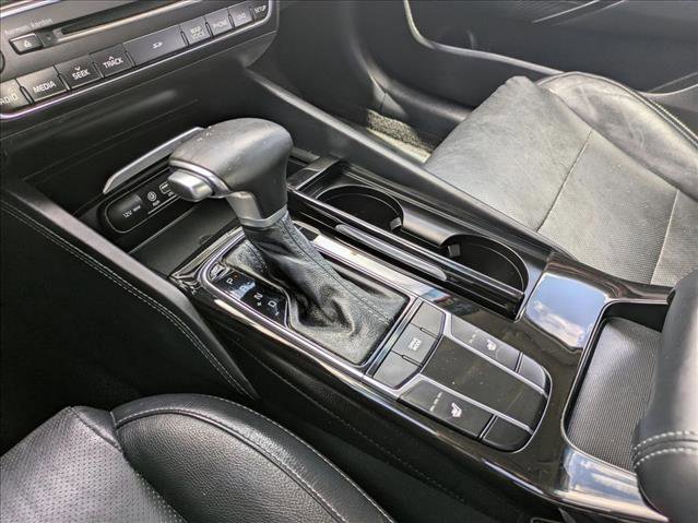 Used 2017 Kia Cadenza Premium w/ Luxury Package image 12