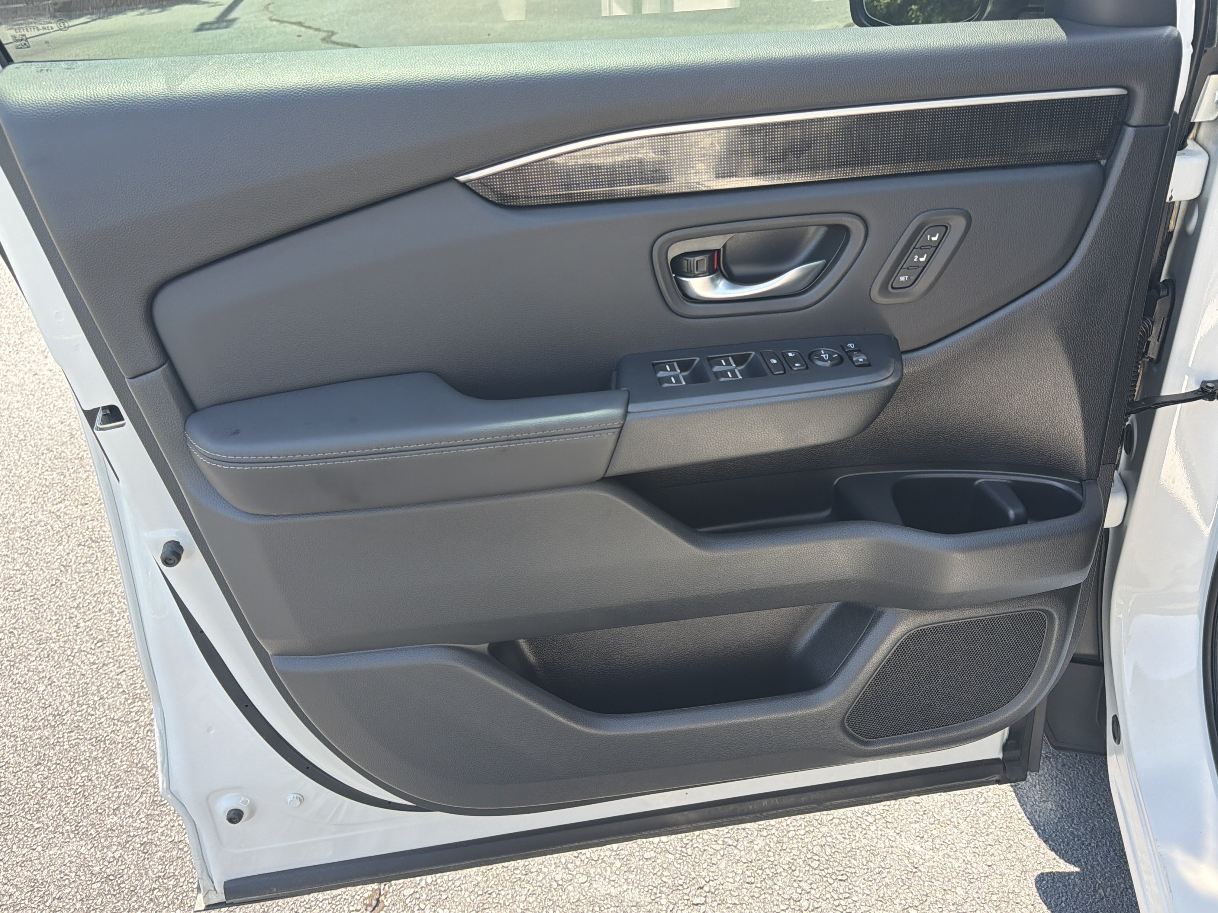 Used 2025 Honda Pilot Elite image 22