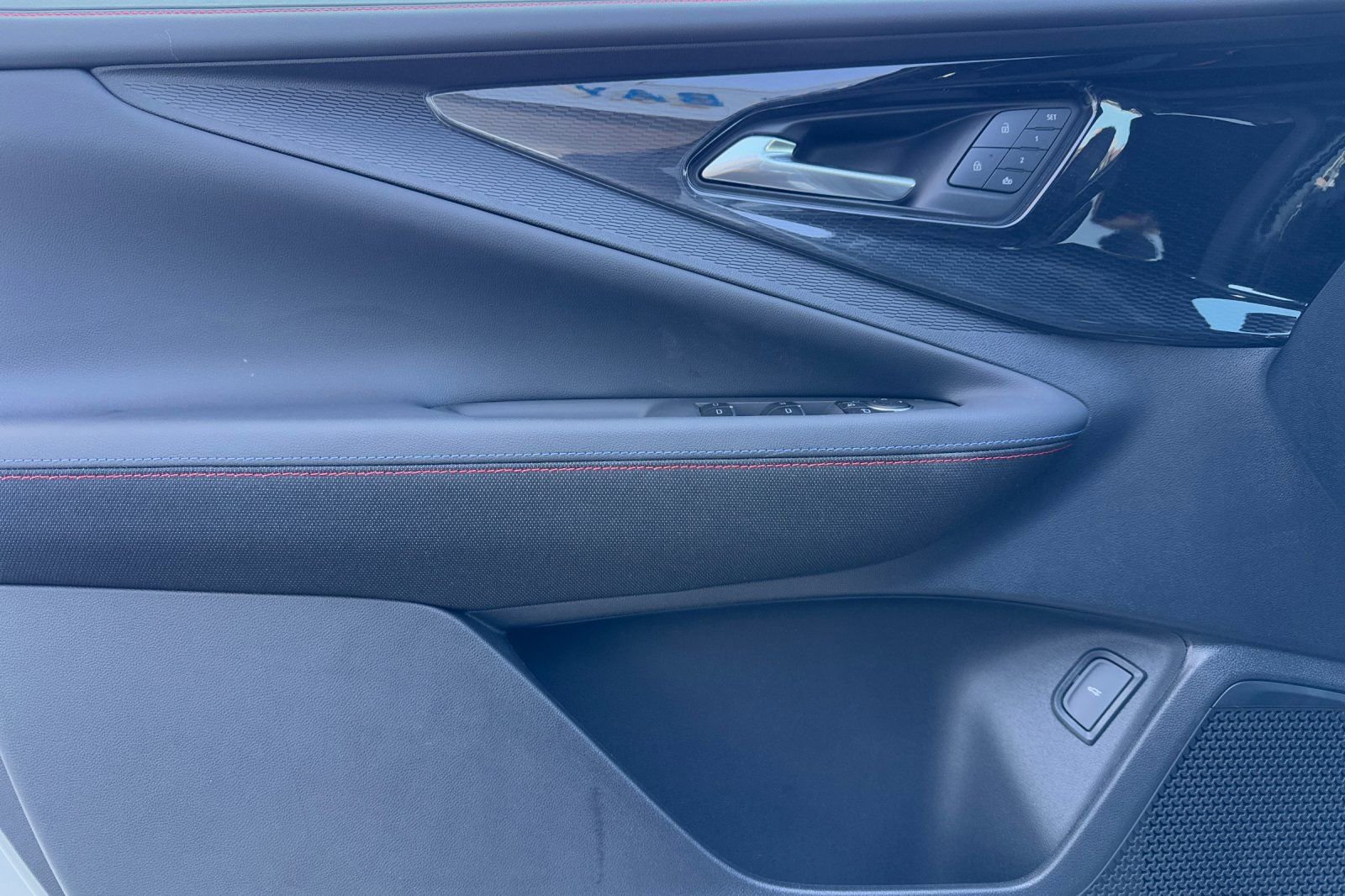 New 2025 Chevrolet Blazer EV RS image 11