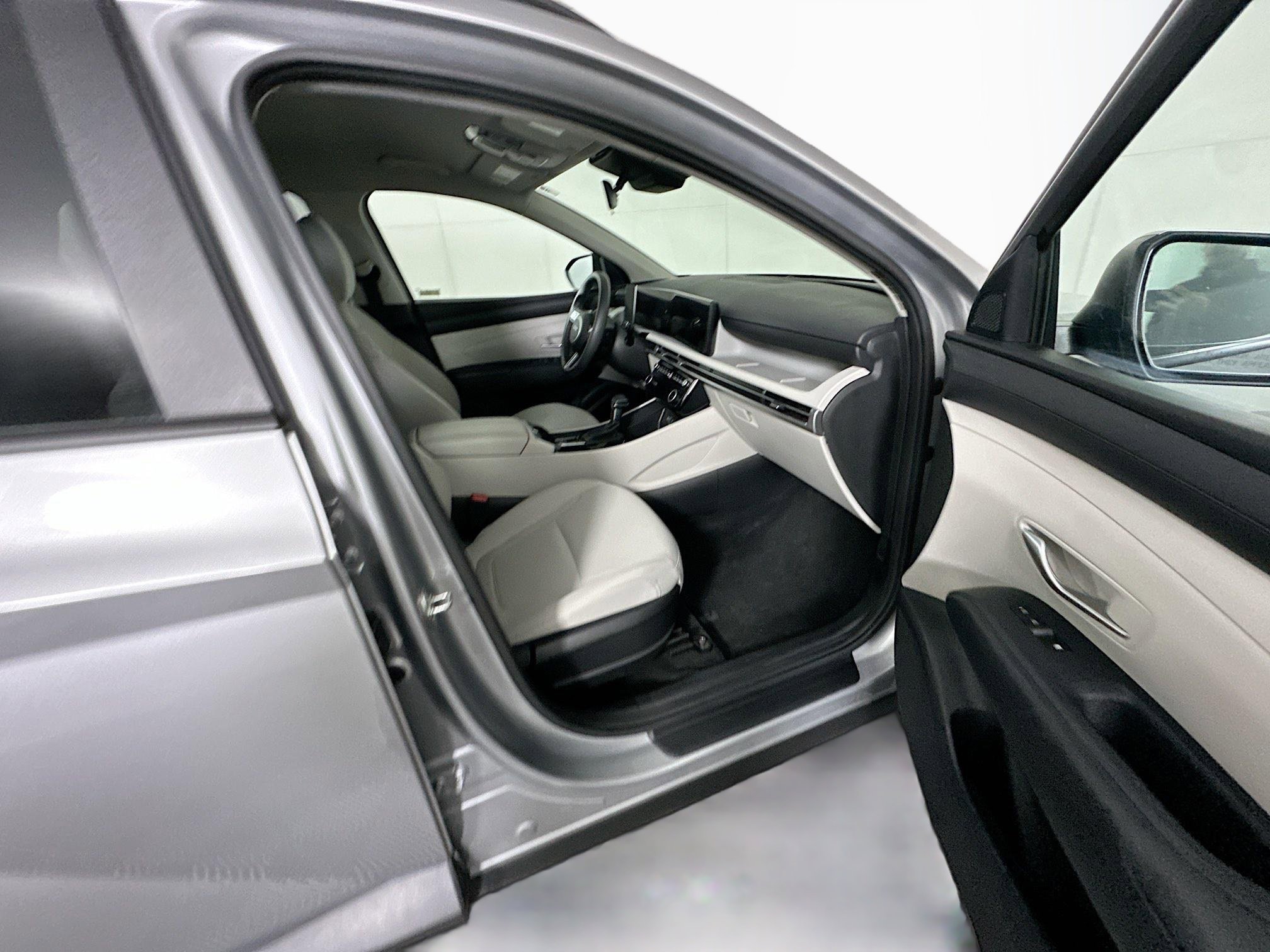 Used 2025 Hyundai Tucson SEL FWD image 30