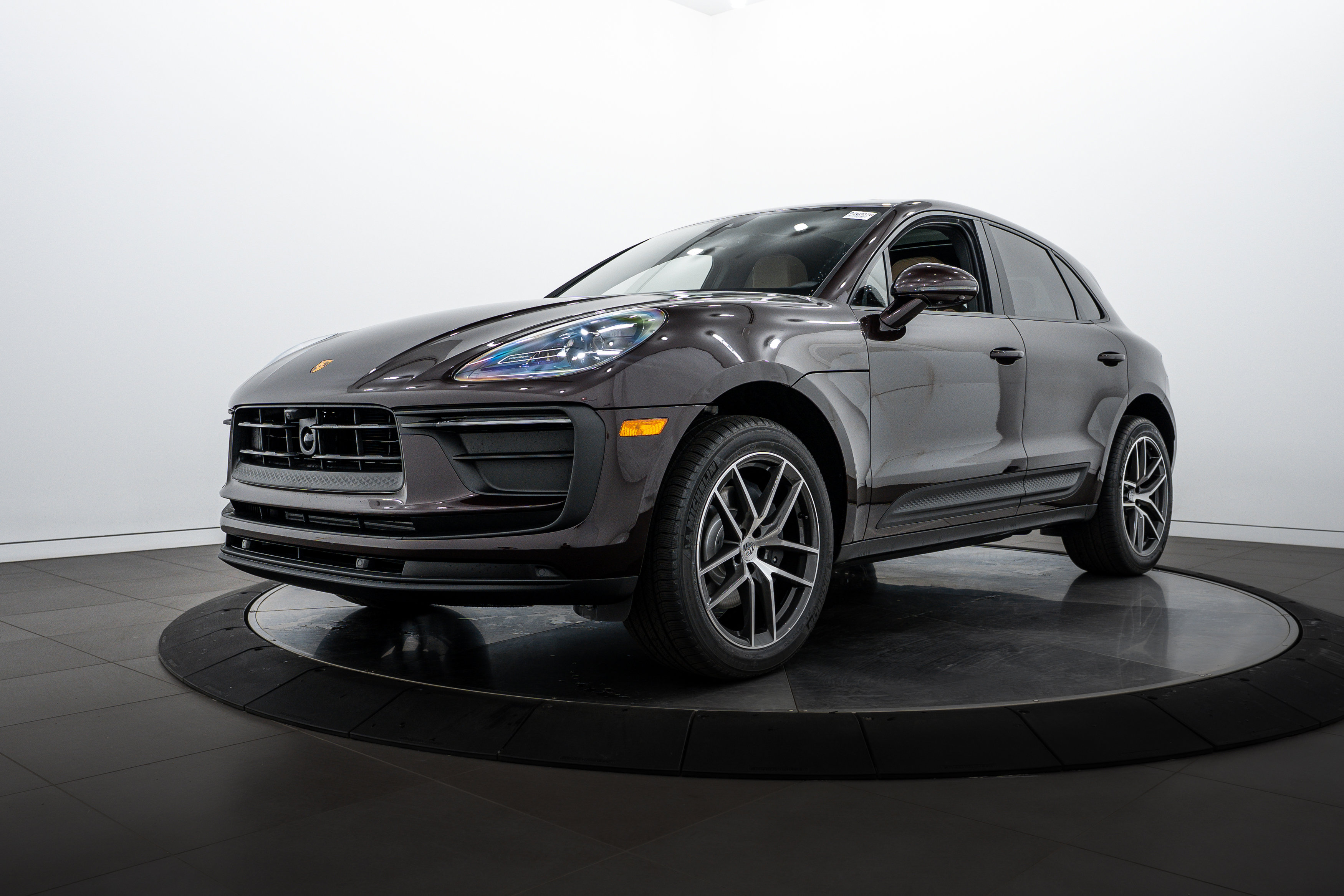 New 2026 Porsche Macan image 1