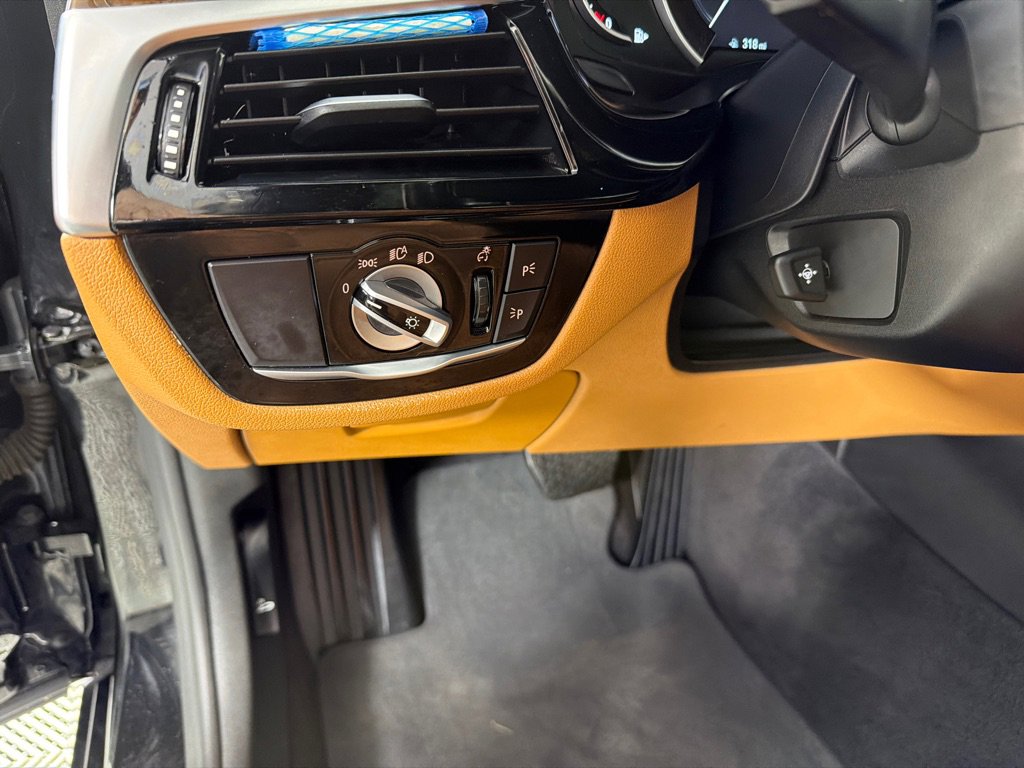 Used 2019 BMW 540i xDrive w/ Convenience Package image 13