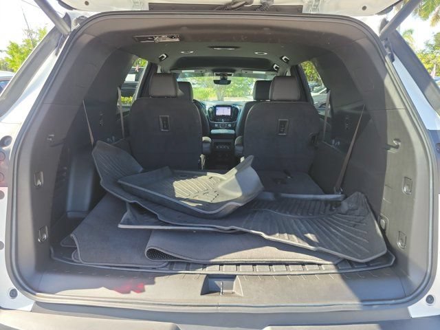 Used 2023 Chevrolet Traverse RS FWD image 6