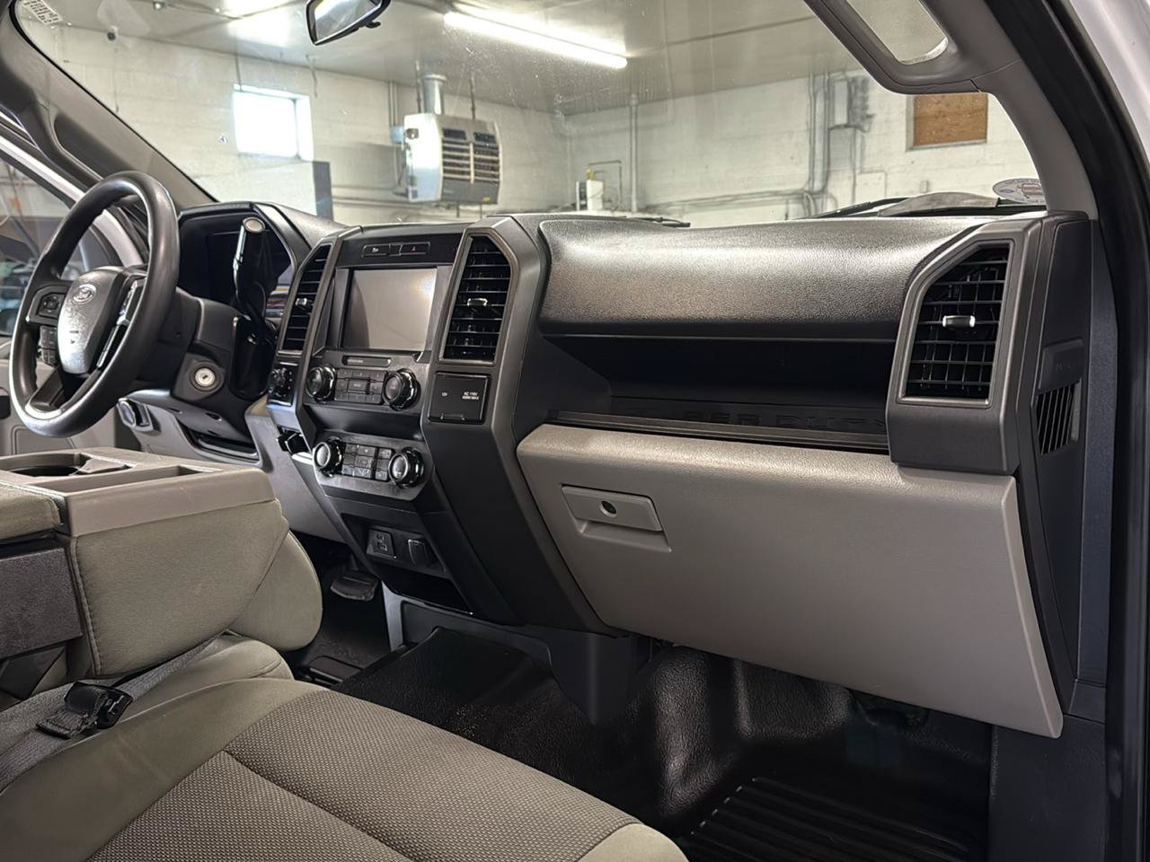 Used 2022 Ford F350 XL w/ STX Appearance Package AWD/4WD image 46