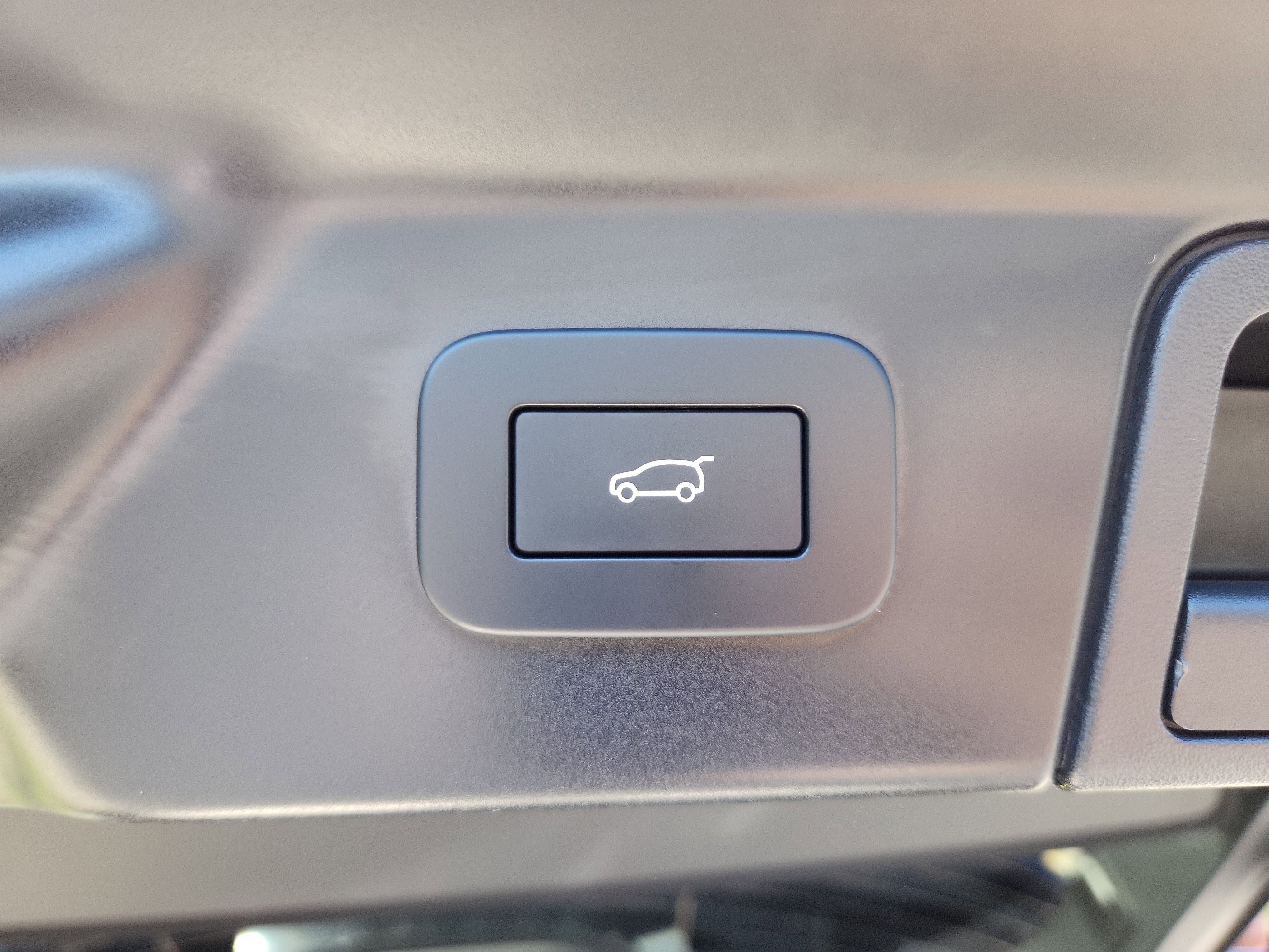 Used 2025 Land Rover Range Rover Velar S image 14