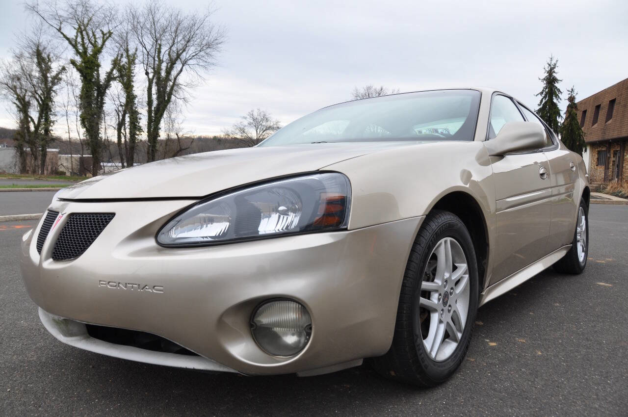 Used 2005 Pontiac Grand Prix GTP w/ Premium Audio Package image 2