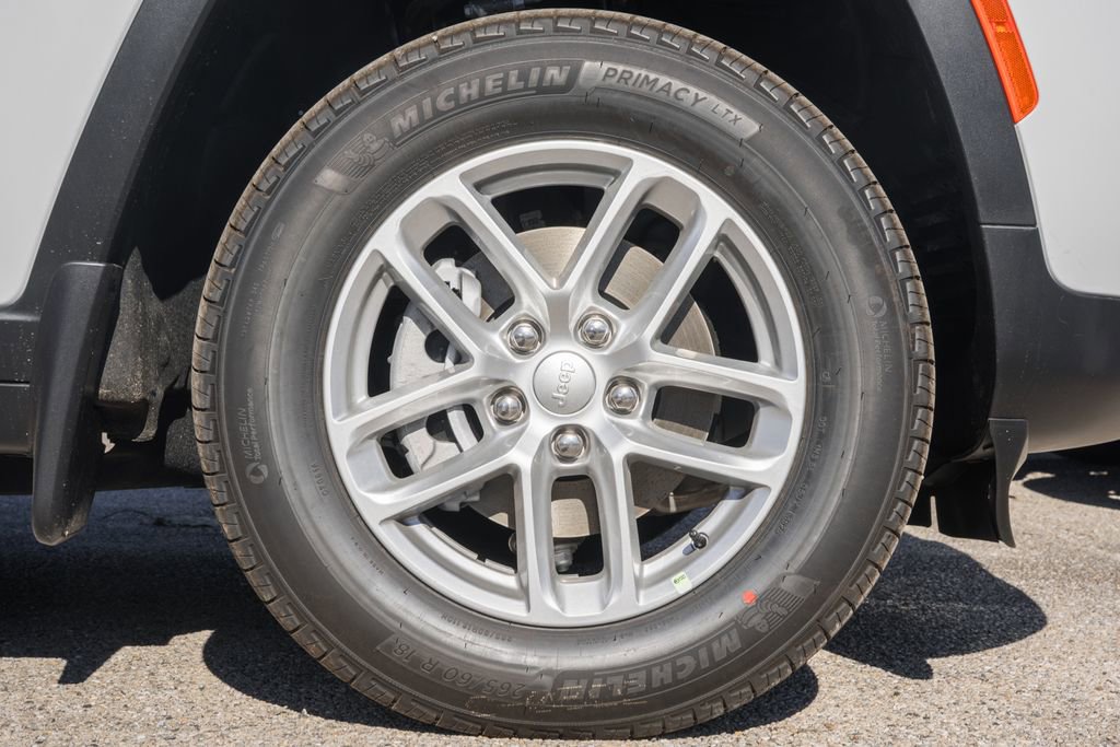 New 2025 Jeep Grand Cherokee Laredo X w/ Luxury Tech Group I image 16