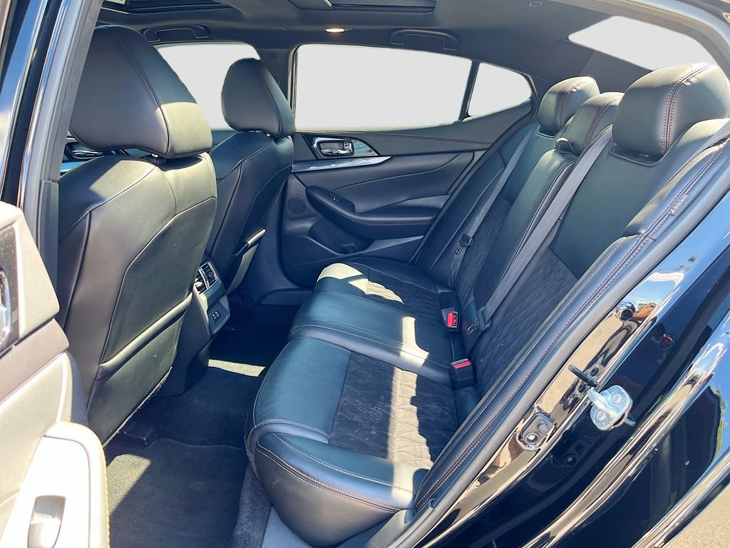 Used 2022 Nissan Maxima SR w/ Sport Mat Group FWD image 24
