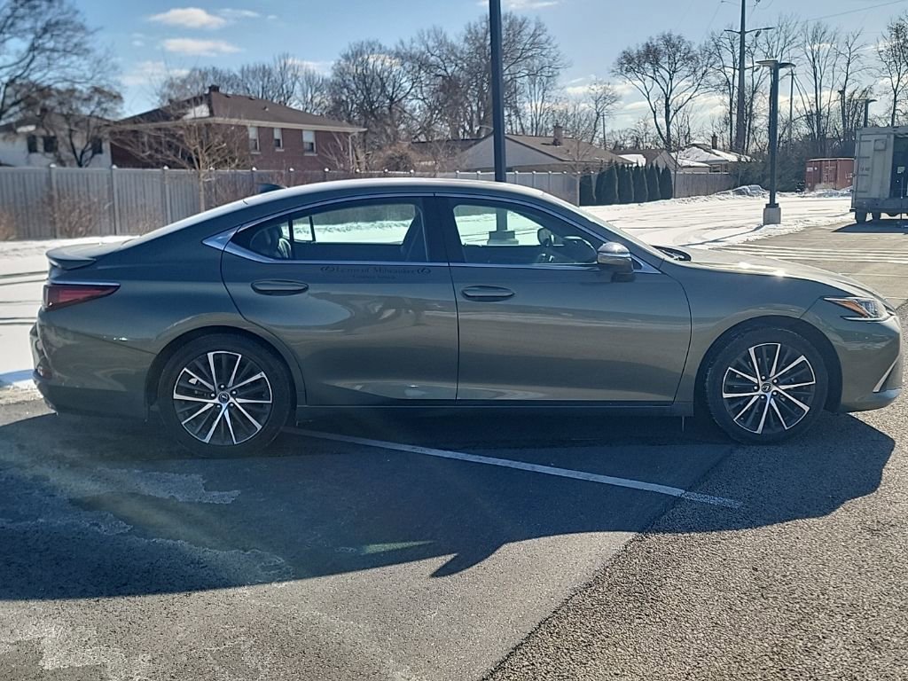 Used 2024 Lexus ES 350 w/ Premium Package image 6