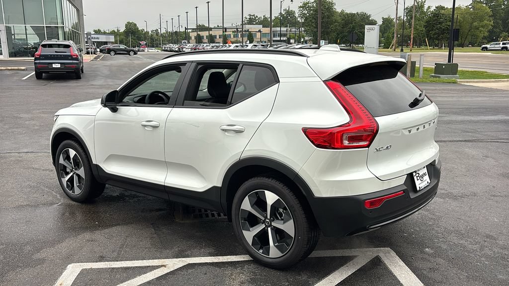 New 2026 Volvo XC40 B5 Plus w/ Protection Package Premier AWD/4WD image 4