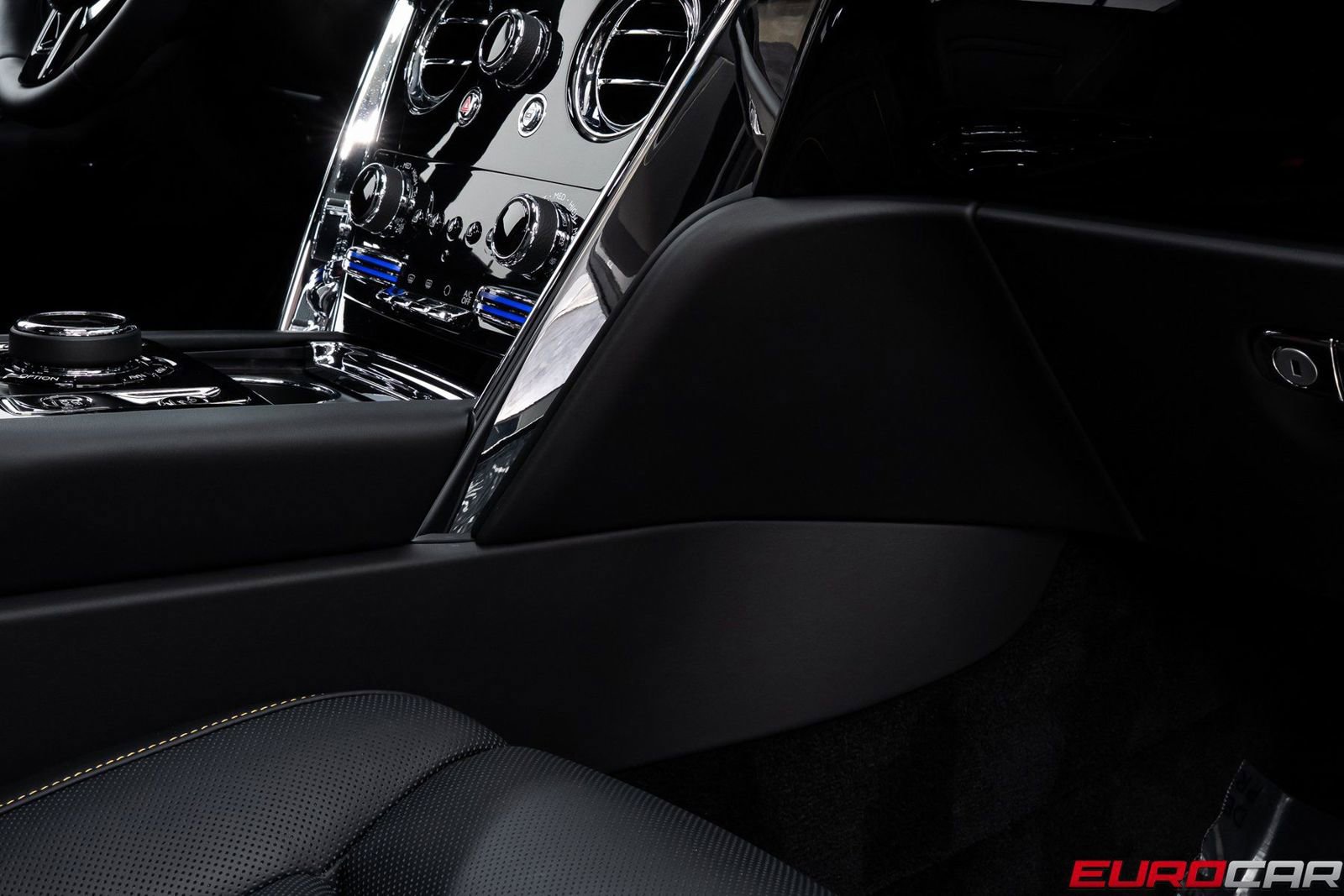 Used 2024 Rolls-Royce Cullinan image 35