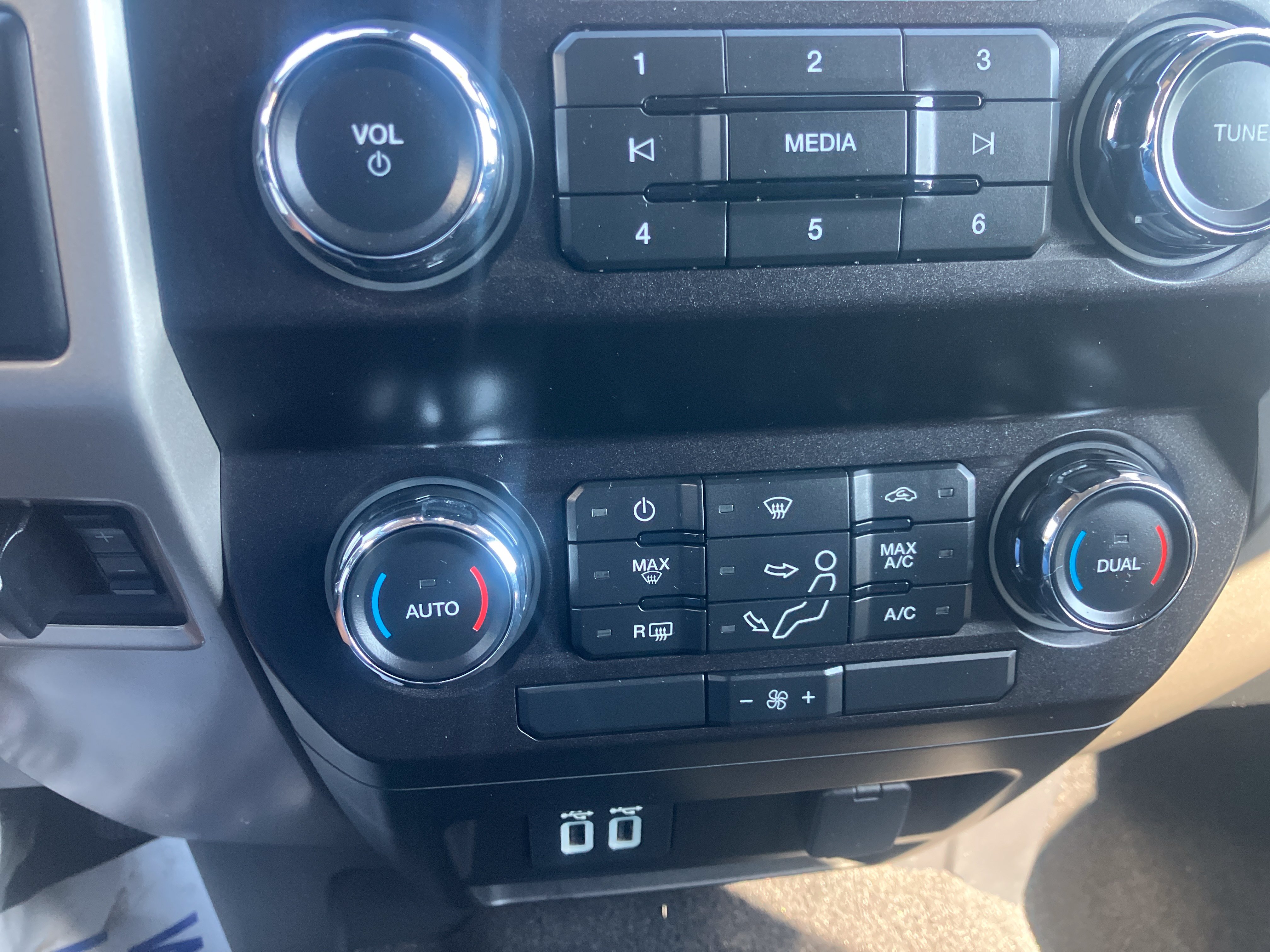 Used 2019 Ford F450 Lariat w/ Tow Technology Bundle AWD/4WD image 34