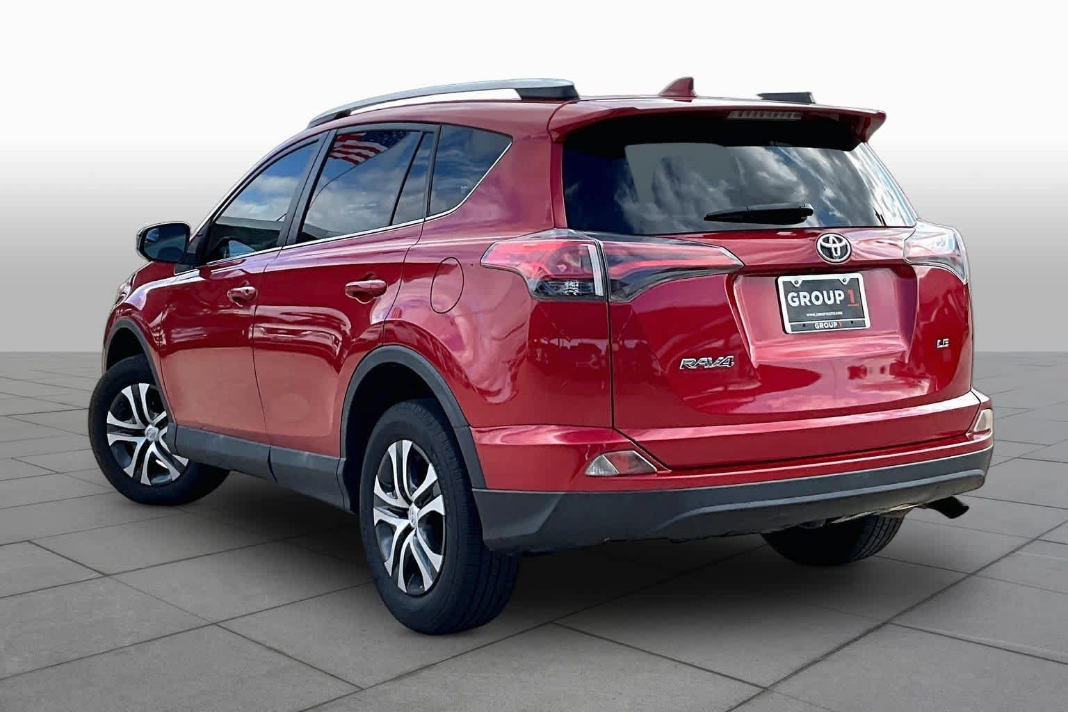 Used 2016 Toyota RAV4 LE FWD image 12