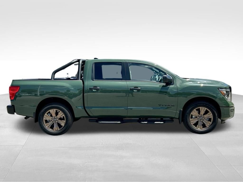 Certified 2024 Nissan Titan SV w/ SV Bronze Edition Package image 5