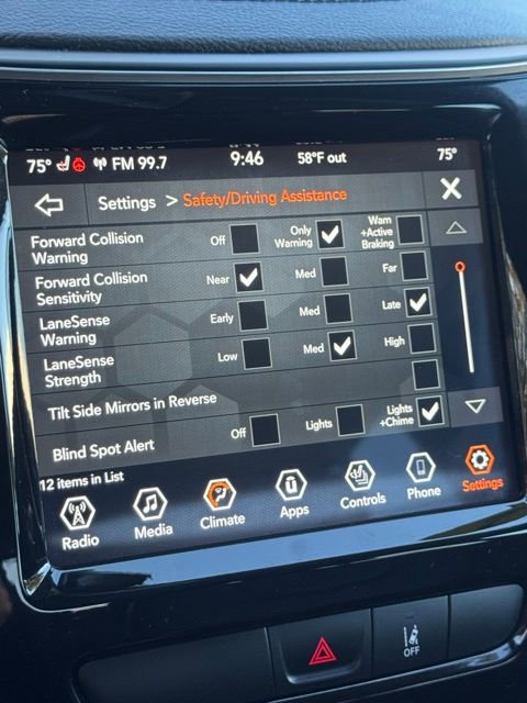 Used 2022 Jeep Cherokee Limited image 40