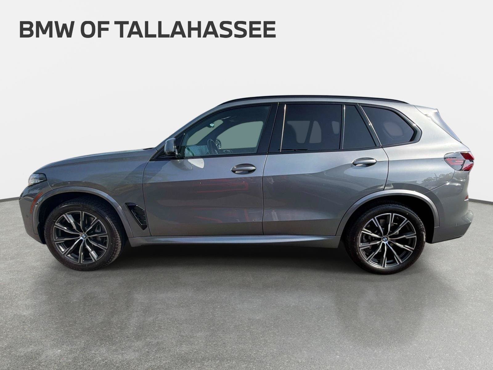 Used 2024 BMW X5 sDrive40i w/ M Sport Package RWD image 8