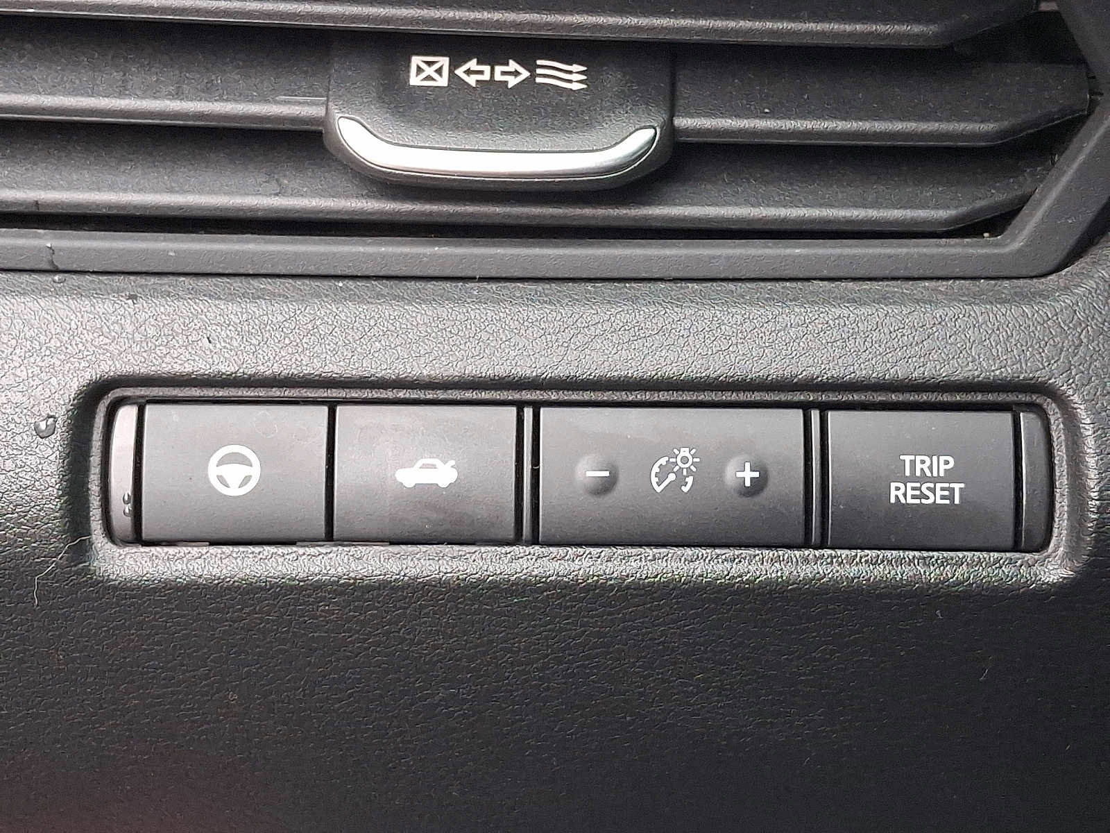 Used 2020 Nissan Altima 2.5 SV image 27