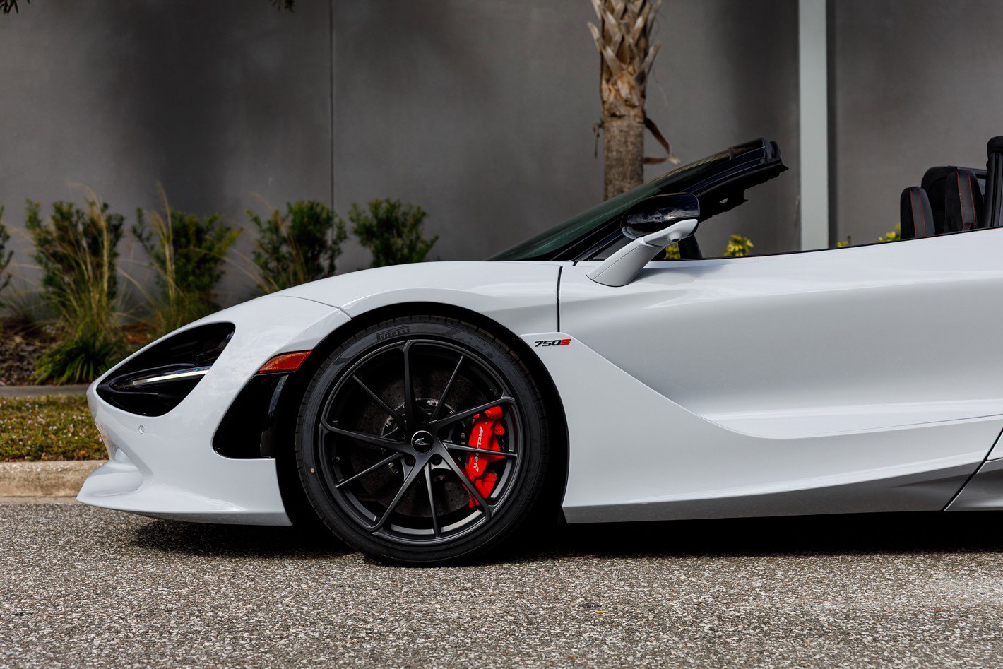 Used 2026 McLaren 750S Spider RWD image 19